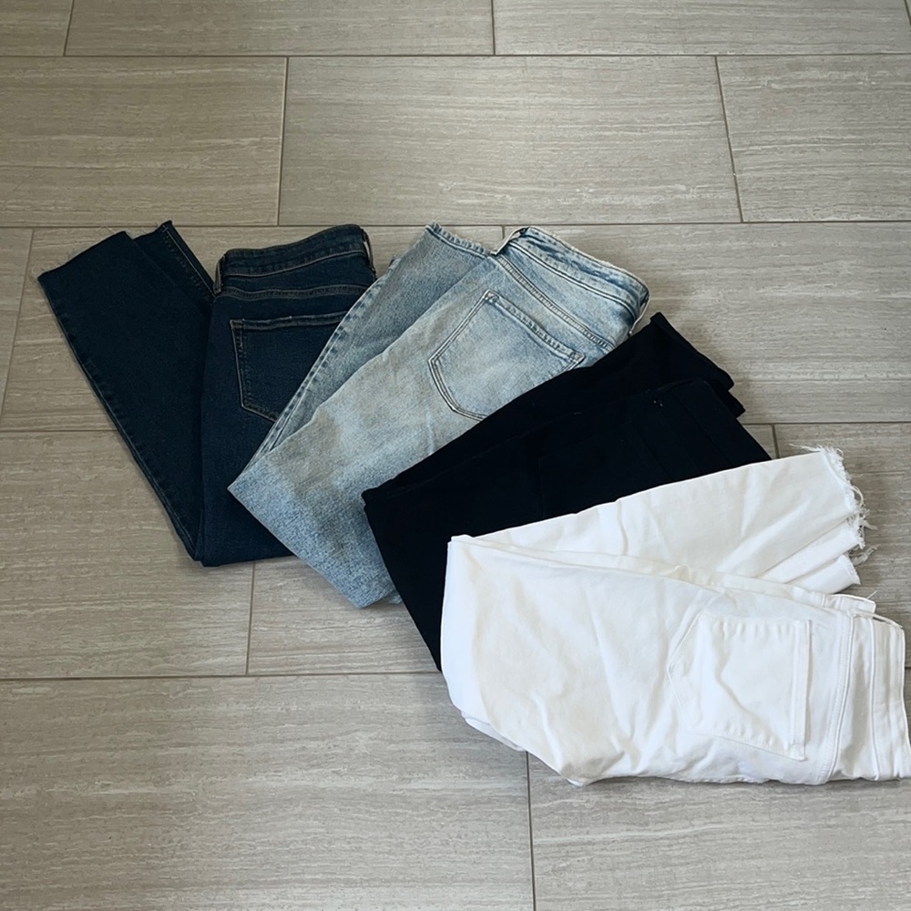 Bundle of 4 jeans! All size 8 from Old Navy